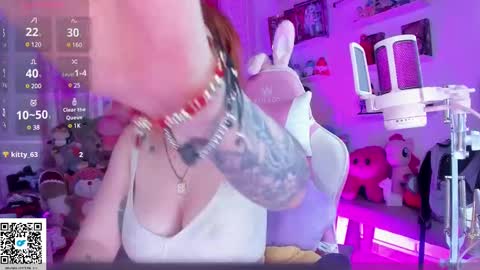 Snapshot of little__ary chatting on 02/18/25, 02:05 little ary online show from 02/18/25, 02:05