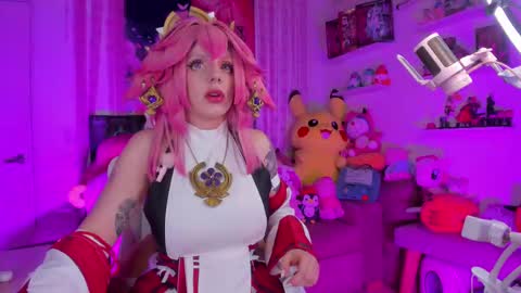 Snapshot of little__ary chatting on 10/14/25, 04:02 little ary online show from 10/14/25, 04:02