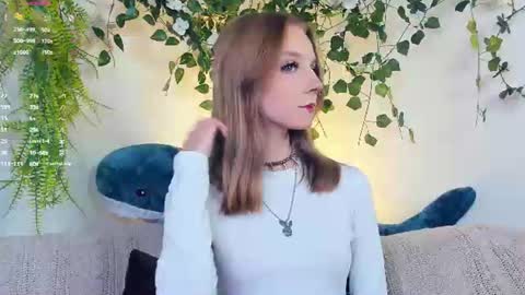 Snapshot of little__caprice chatting on 06/19/26, 08:18 Bella online show from 06/19/26, 08:18