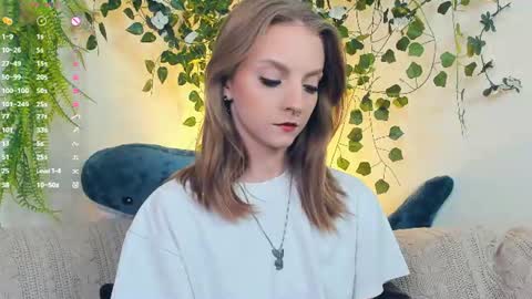 Snapshot of little__caprice chatting on 07/01/26, 07:32 Bella online show from 07/01/26, 07:32