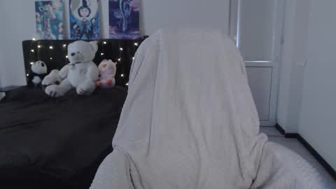 Snapshot of little__flowers chatting on 09/25/25, 08:07 little__flowers online show from 09/25/25, 08:07