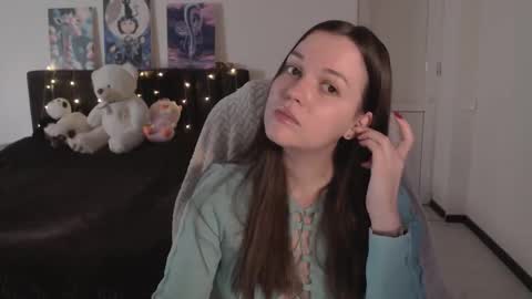 Snapshot of little__flowers chatting on 10/23/25, 08:02 little__flowers online show from 10/23/25, 08:02