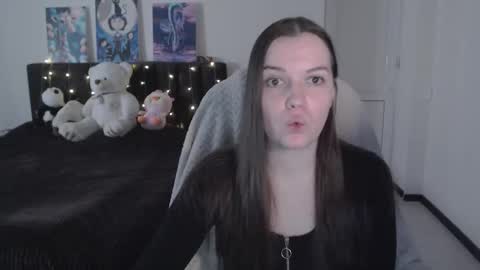 Snapshot of little__flowers chatting on 10/26/25, 08:20 little__flowers online show from 10/26/25, 08:20