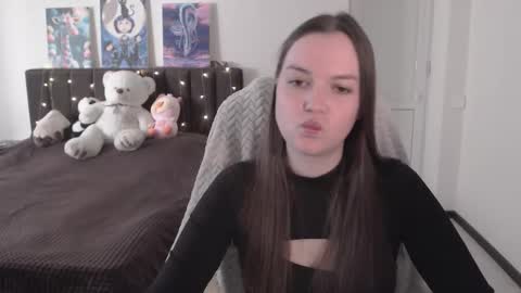 Snapshot of little__flowers chatting on 10/29/25, 07:43 little__flowers online show from 10/29/25, 07:43