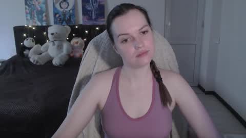 Snapshot of little__flowers chatting on 11/20/25, 07:19 little__flowers online show from 11/20/25, 07:19