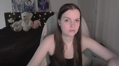 Snapshot of little__flowers chatting on 11/24/25, 09:20 little__flowers online show from 11/24/25, 09:20