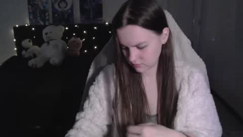 little__flowers online show from 12/23/25, 08:45