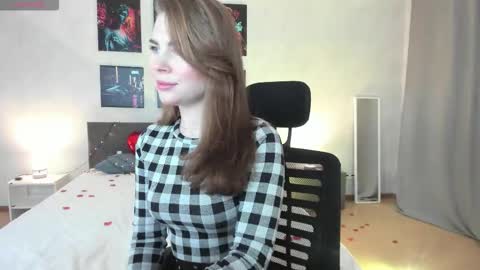 Snapshot of little__isabel chatting on 02/13/26, 01:45 Isabel online show from 02/13/26, 01:45