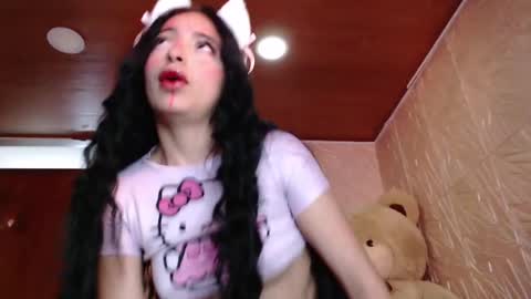 Snapshot of little_angelito2 chatting on 12/19/24, 07:18 TU ANGELITO online show from 12/19/24, 07:18