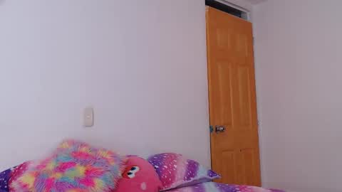 Snapshot of little_angelito2 chatting on 10/20/25, 11:05 TU ANGELITO online show from 10/20/25, 11:05