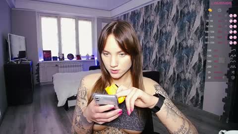 Snapshot of little_birdy chatting on 12/04/24, 11:52 Birdy online show from 12/04/24, 11:52