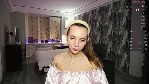 Snapshot of little_birdy chatting on 12/27/24, 08:28 Birdy online show from 12/27/24, 08:28