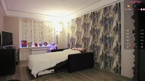 Snapshot of little_birdy chatting on 01/25/25, 01:41 Birdy online show from 01/25/25, 01:41