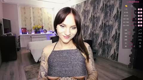 Snapshot of little_birdy chatting on 02/04/25, 06:06 Birdy online show from 02/04/25, 06:06