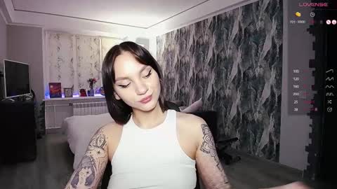 Snapshot of little_birdy chatting on 02/09/25, 02:40 Birdy online show from 02/09/25, 02:40