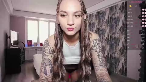 Snapshot of little_birdy chatting on 02/25/25, 10:47 Birdy online show from 02/25/25, 10:47