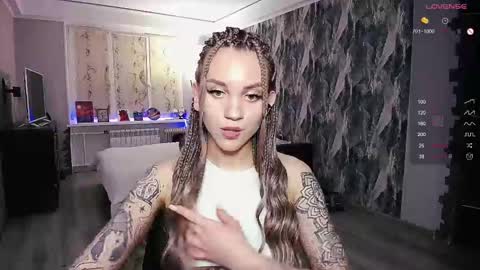 Snapshot of little_birdy chatting on 02/27/25, 05:58 Birdy online show from 02/27/25, 05:58