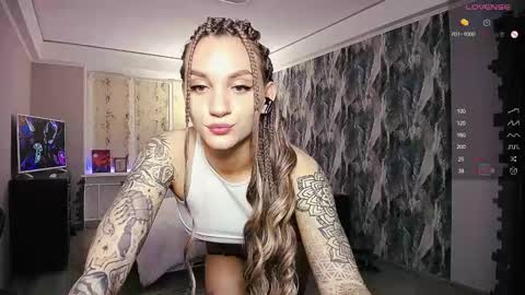 Snapshot of little_birdy chatting on 02/28/25, 03:59 Birdy online show from 02/28/25, 03:59