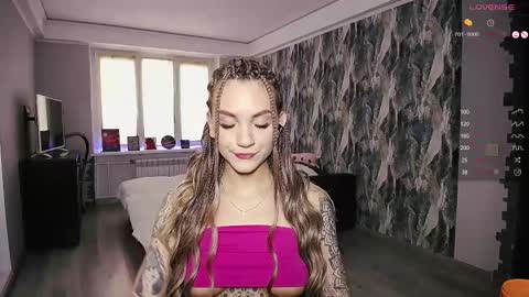 Snapshot of little_birdy chatting on 03/08/25, 10:32 Birdy online show from 03/08/25, 10:32