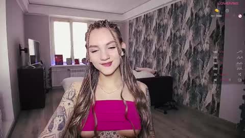 Snapshot of little_birdy chatting on 03/10/25, 08:37 Birdy online show from 03/10/25, 08:37