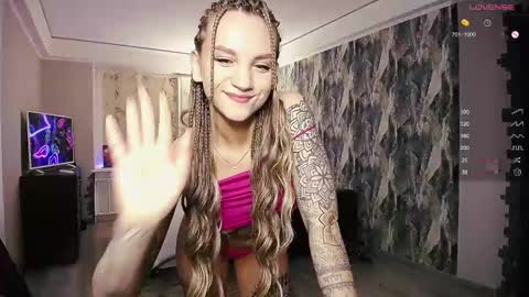 Snapshot of little_birdy chatting on 03/10/25, 04:25 Birdy online show from 03/10/25, 04:25