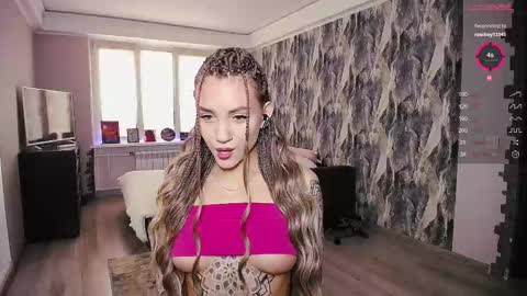 Snapshot of little_birdy chatting on 03/11/25, 09:56 Birdy online show from 03/11/25, 09:56