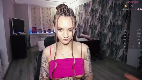 Snapshot of little_birdy chatting on 03/11/25, 06:19 Birdy online show from 03/11/25, 06:19