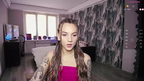 Snapshot of little_birdy chatting on 03/12/25, 09:55 Birdy online show from 03/12/25, 09:55