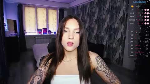 Snapshot of little_birdy chatting on 10/14/25, 10:49 Birdy online show from 10/14/25, 10:49