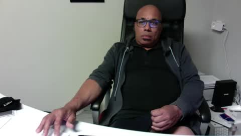 Snapshot of little_buddha chatting on 05/11/26, 07:44 Pure Black Power online show from 05/11/26, 07:44