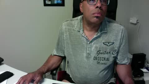 Snapshot of little_buddha chatting on 05/25/26, 09:21 Pure Black Power online show from 05/25/26, 09:21