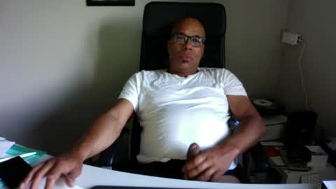 Snapshot of little_buddha chatting on 06/18/26, 05:08 Pure Black Power online show from 06/18/26, 05:08
