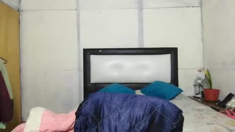 Snapshot of little_devil_diablita90 chatting on 10/18/25, 01:52 Diablita online show from 10/18/25, 01:52