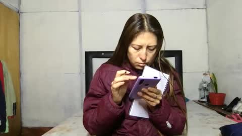 Snapshot of little_devil_diablita90 chatting on 10/20/25, 11:54 Diablita online show from 10/20/25, 11:54