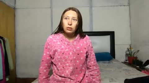 Snapshot of little_devil_diablita90 chatting on 11/11/25, 12:05 Diablita online show from 11/11/25, 12:05