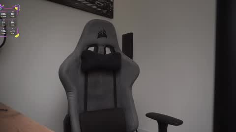 Help me reach 100 likes online show from 02/10/26, 07:18