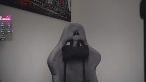 Help me reach 100 likes online show from 04/06/26, 07:15