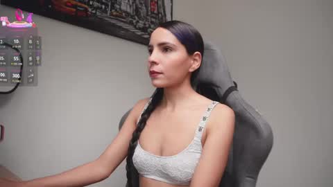 Help me reach 100 likes online show from 04/10/26, 07:40