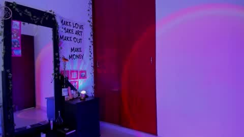 Snapshot of little_kayla_ chatting on 11/21/25, 08:07 kayla Instagram kayla 71082 online show from 11/21/25, 08:07