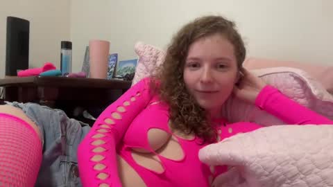 Snapshot of little_kiity_chloe chatting on 06/17/26, 06:20 Kitty Chloe and Tamer online show from 06/17/26, 06:20