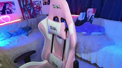 Snapshot of little_kitsune chatting on 02/11/25, 08:31 Rachel online show from 02/11/25, 08:31