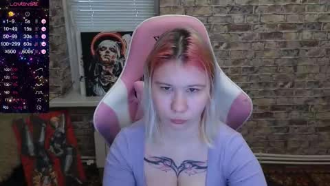 Snapshot of little_kitsune chatting on 11/23/25, 07:19 Rachel online show from 11/23/25, 07:19