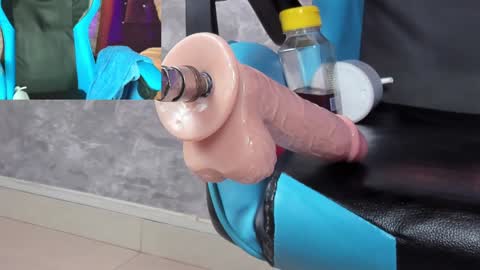 Snapshot of little_lili19 chatting on 02/07/25, 01:15 Lili online show from 02/07/25, 01:15