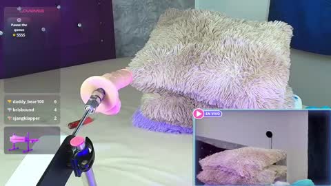 Snapshot of little_lili19 chatting on 02/11/25, 12:28 Lili online show from 02/11/25, 12:28