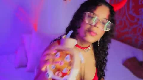 Snapshot of little_lilith_apple chatting on 10/22/25, 07:57 little_lilith_apple online show from 10/22/25, 07:57