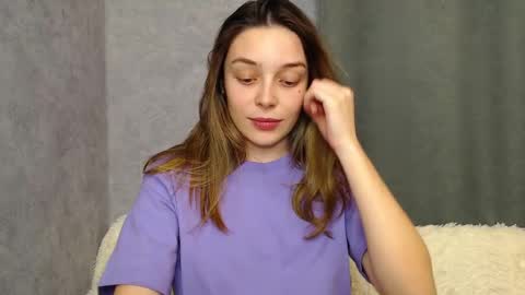 Mia   Im online every day 1530 PM in New York  2030 PM in London online show from 12/02/24, 08:11