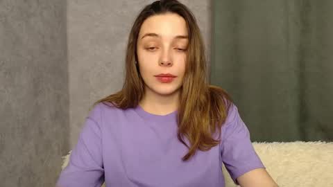 Mia   Im online every day 1530 PM in New York  2030 PM in London online show from 12/03/24, 08:17