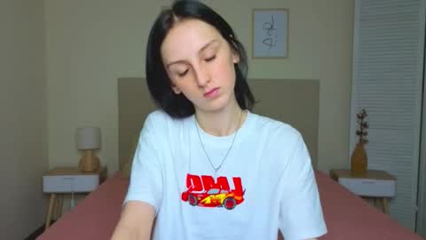 Snapshot of little_mollee chatting on 09/20/25, 09:38 little_mollee online show from 09/20/25, 09:38