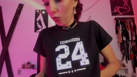 Little Nauughty2 online show from 11/12/25, 02:17