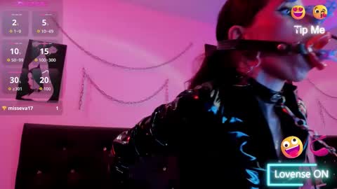 Little Nauughty2 online show from 01/16/26, 02:43